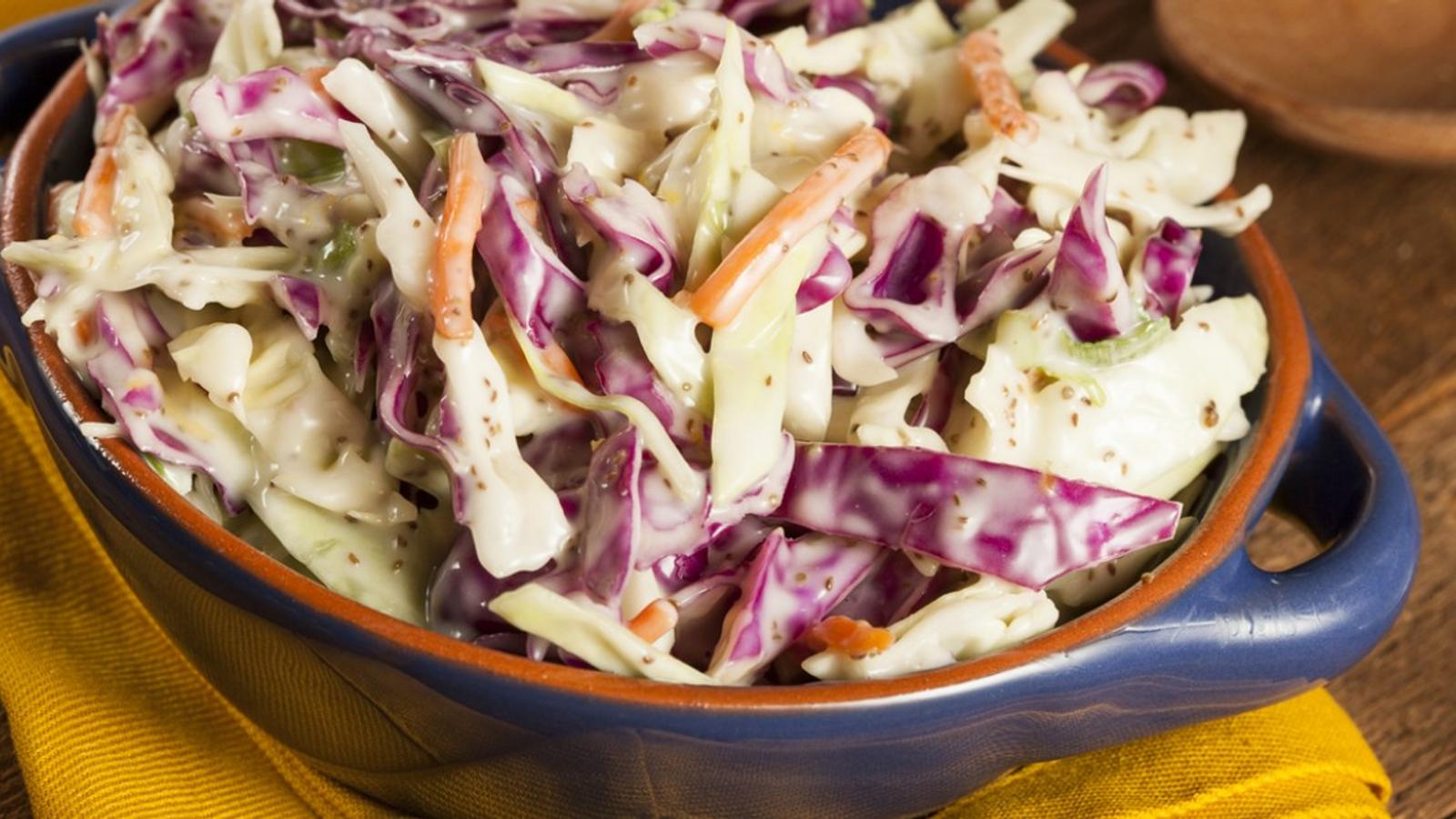 Salade de chou crémeuse aux graines de pavot